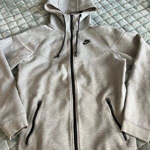 Nike Men's Light Gray Nike tech Performance Jacket